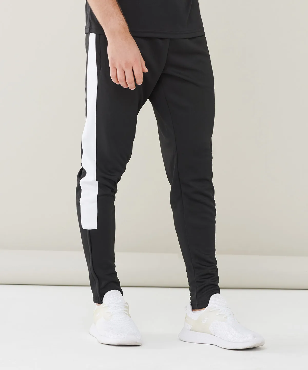 Black/Red - Knitted tracksuit pants