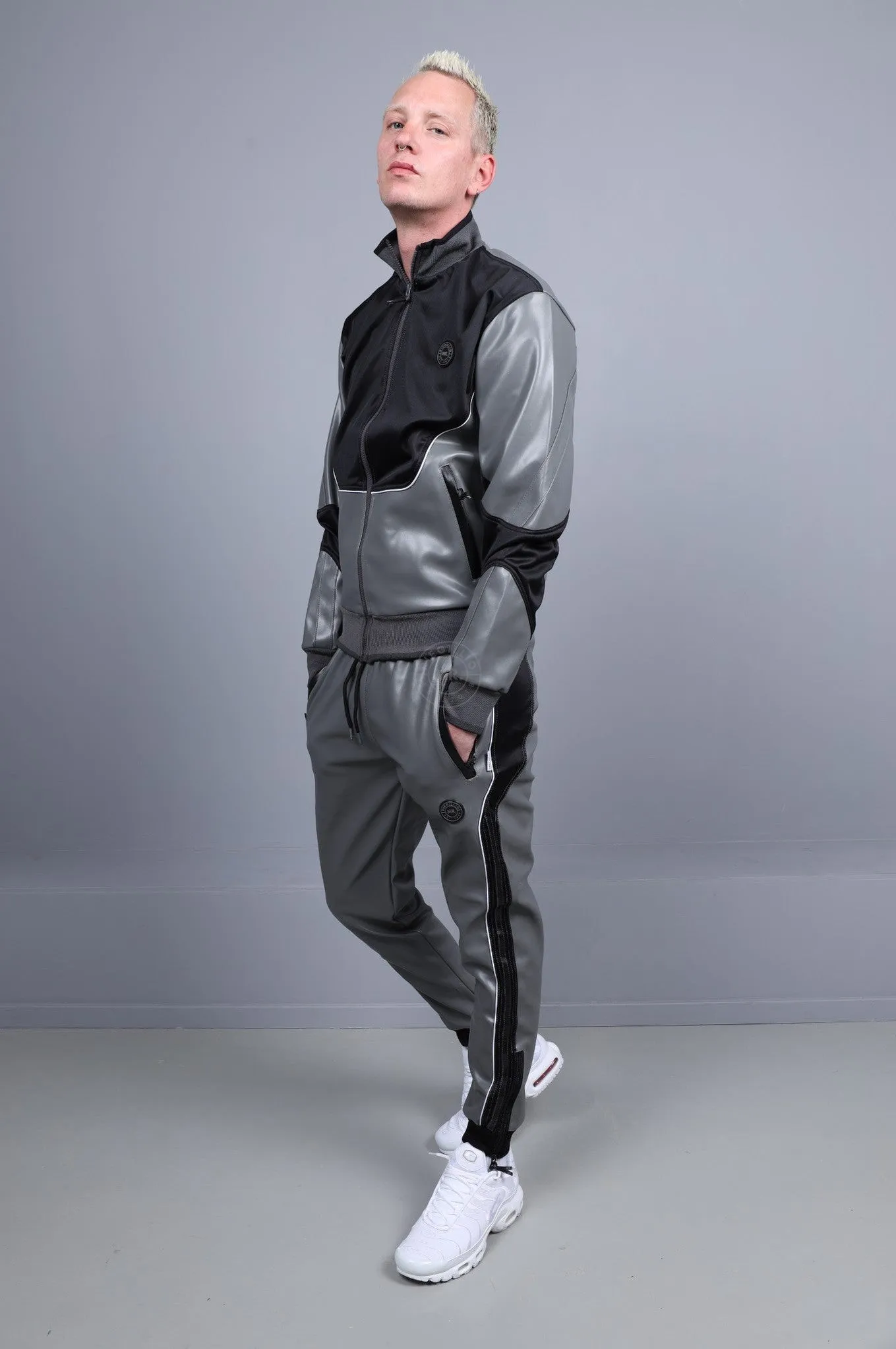 MR. 24 Tracksuit Pants - Grey