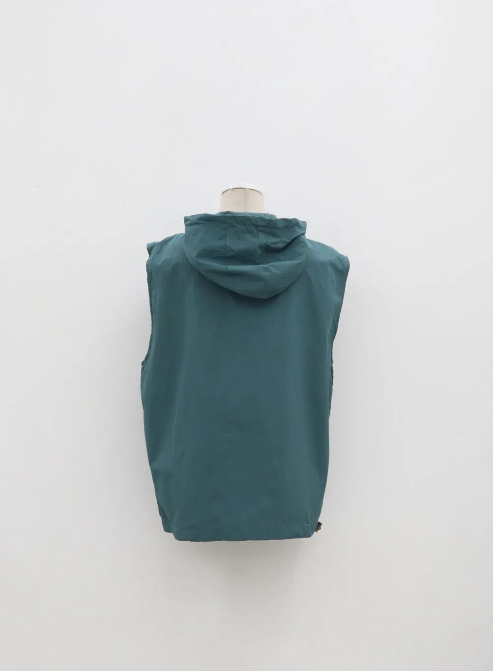 Nylon Hoodie Vest IA304